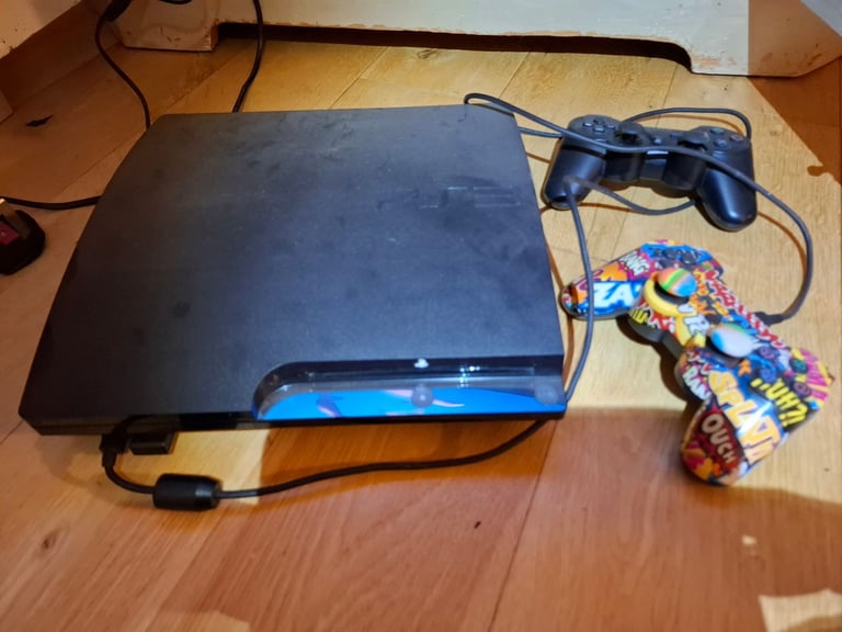 Sony PS3 Console, all leads, controllers, 6 games