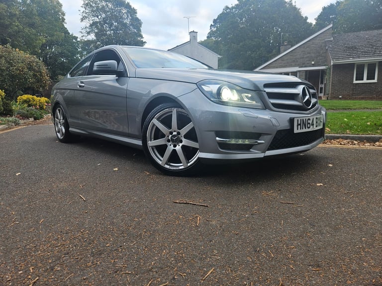 Mercedes-Benz coupe c220d Amg sport premium edition 2015 face-lift model FULL SERVICE HISTORY 