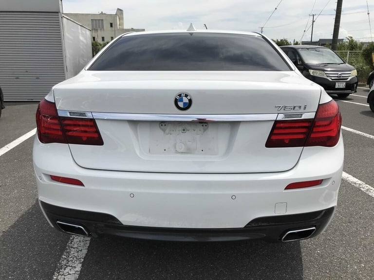 2015 65 BMW 750I M SPORT 4.4 V8 AUTOMATIC - OVER £17,500 OF OPTIONS EXTRAS