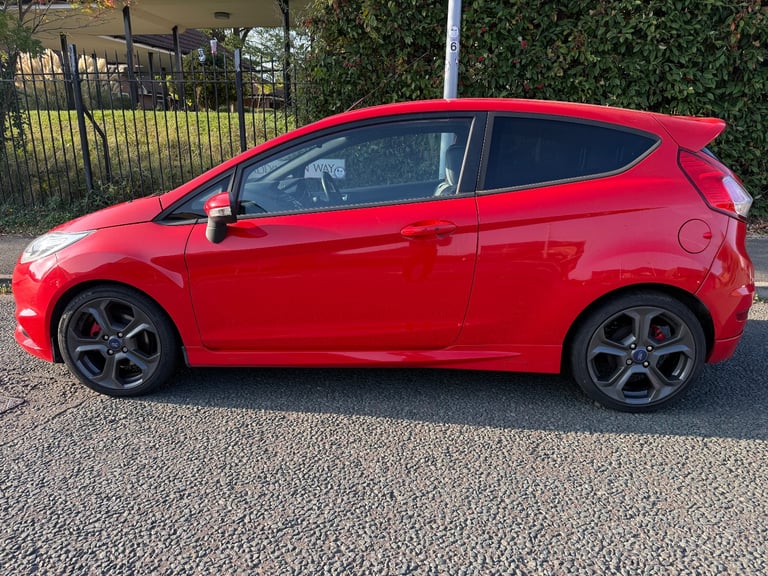 Ford, FIESTA, Hatchback, 2014, Manual, 1596 (cc), 3 doors