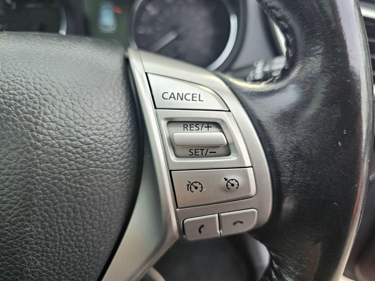 2015 Nissan Qashqai 1.6 dCi Tekna XTRON 2WD Euro 6 (s/s) 5dr HATCHBACK Diesel Automatic