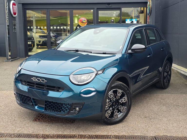 2025 Fiat 600 1.2 Hybrid 48V 5dr eDCT-6 Hatchback Petrol Automatic