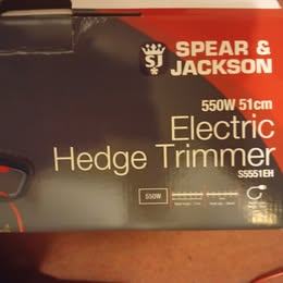 Spear & Jackson S5551EH 51cm Corded Hedge Trimmer.