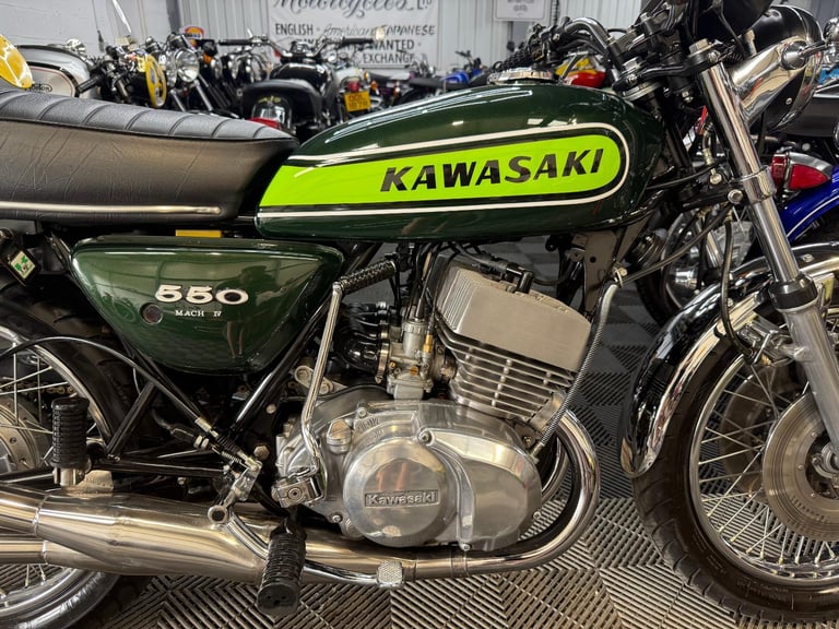 Allen Millyard Build – 1977 KAWASAKI KH550 four, classic two stoke, outstanding