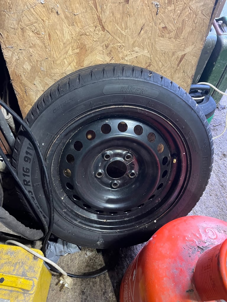 image for Nissan leaf 2015 spare wheel full size 16” 