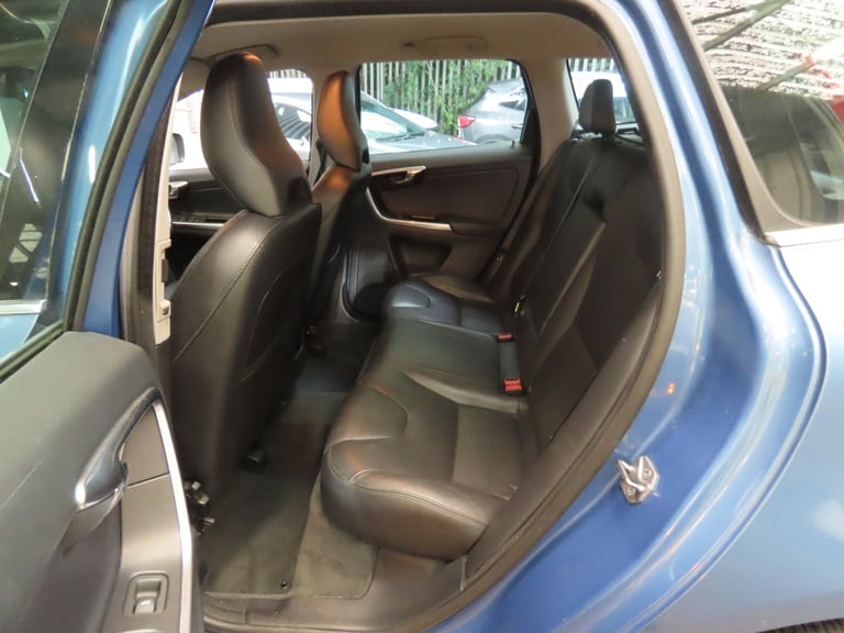 2015 Volvo XC60 D4 [181] SE Lux 5dr Diesel