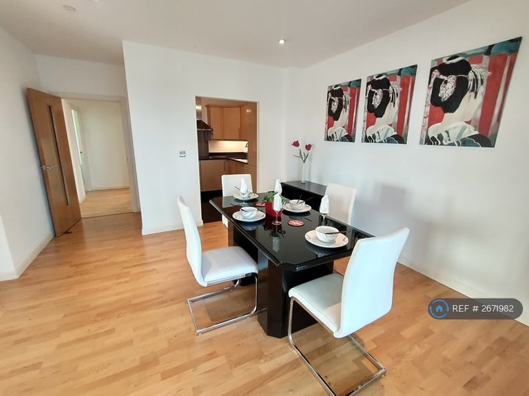 2 bedroom flat in Uxbridge Road, London, W5 (2 bed) (#2671982)