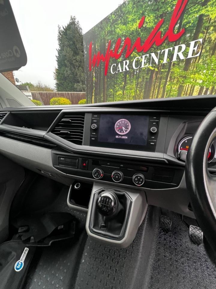 2020 Volkswagen Transporter 2.0 TDI 150 6 speed combikombi 5 door Combi Van 