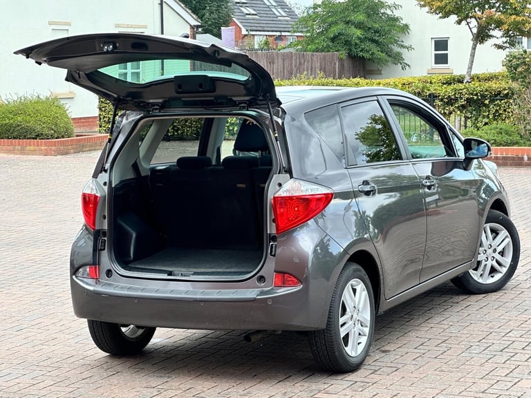 2011 Toyota Verso 1.33 Dual VVT-i T Spirit Euro 5 5dr MPV Petrol Manual