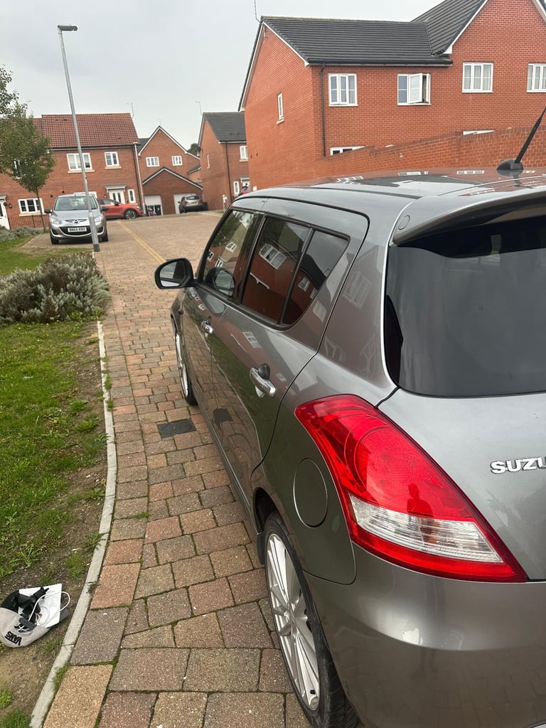 Suzuki, SWIFT, Hatchback, 2015, Manual, 1586 (cc), 5 doors