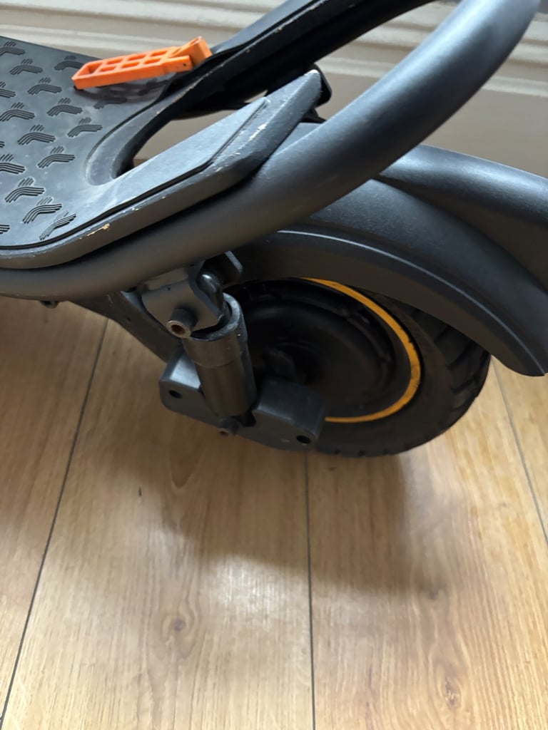 Electric scooter excellent condition 