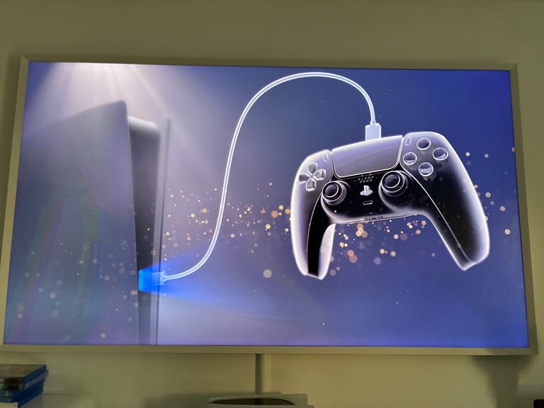 PlayStation 5 Disk 825GB + 1 White controllers