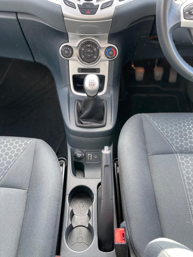FORD FIESTA 1.4 Zetec 5dr 2011