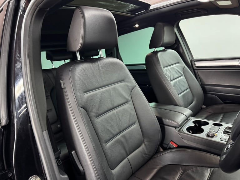 2015 Volkswagen Touareg 3.0 TDI V6 BlueMotion Tech R-Line Tiptronic 4WD Euro 6 (s/s) 5dr ESTATE D...