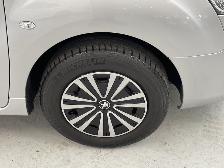 PEUGEOT PARTNER TEPEE 1.6 BlueHDi Allure WAV wheelchair accessible vehicle 2018