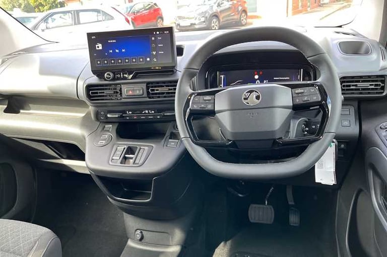 2024 Vauxhall Combo Life Electric 50kWh Ultimate MPV 5dr Electric Auto (7.4kW Charger) (136 ps) M...