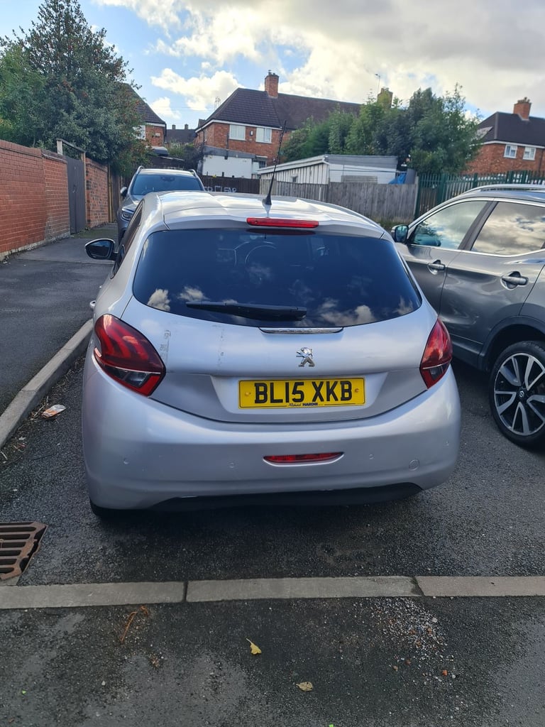 Peugeot, 208, Hatchback, 2015, Manual, 999 (cc),5 doors - Image 4