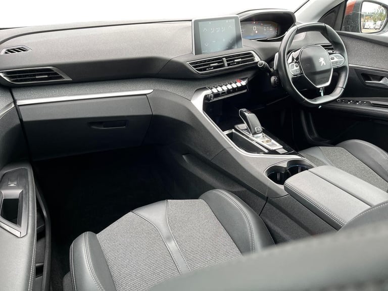 Peugeot 3008 ALLURE PURETECH S/S 1.2 130ps Petrol Automatic in Bronze