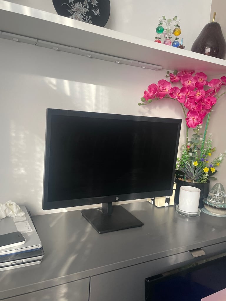 Perfect condition 100% authentic Hewlett Packard HP V22ve G5 22” HD LCD monitor