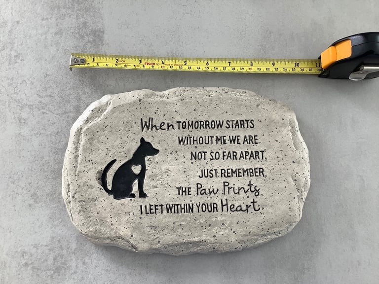 Pet memorial decorative stone wall plaque, 5 for £20 or £6 each,new.
