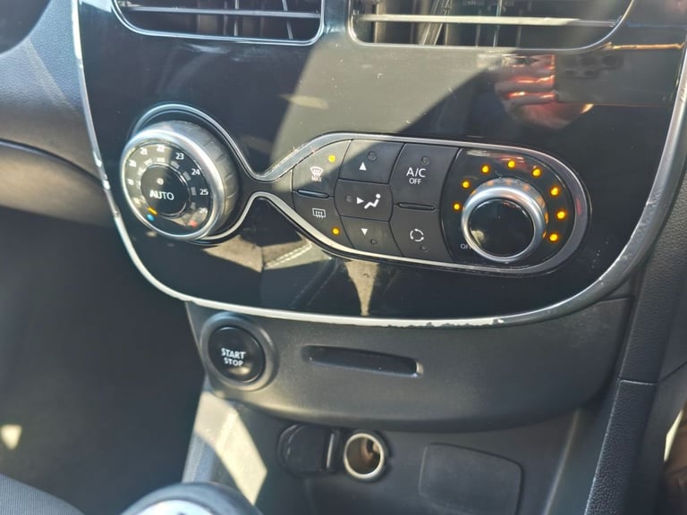 2016 Renault Clio 1.5 dCi Dynamique S Nav Hatchback 5dr Diesel Manual Euro 6 (s/s) (90 ps) Hatchb...