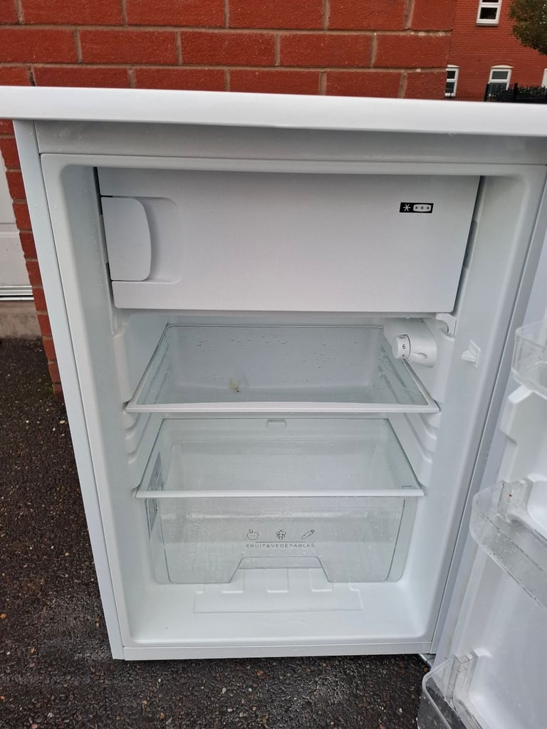 Statesman under counter fridge with freezer 