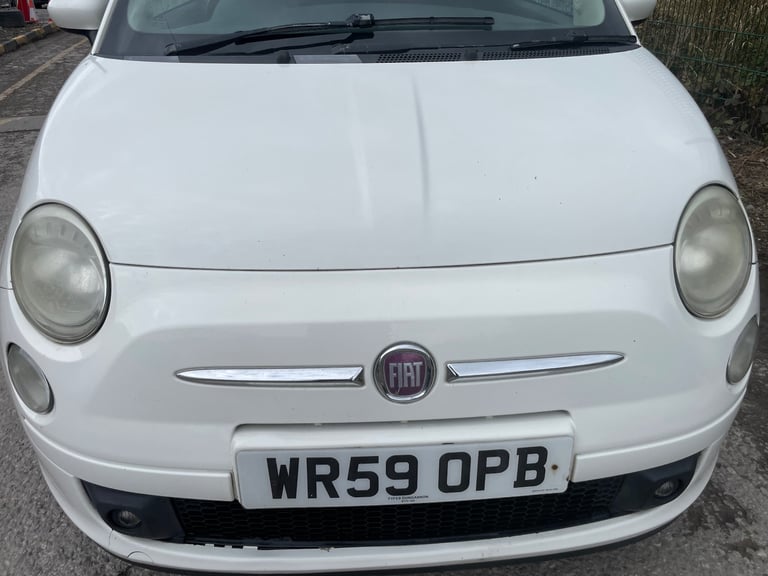 FIAT 500 1.2 LOUNGE S/S 10 REG WHITE 3 DOOR MOT MARCH 27TH 2026 TAX £35 SERVICE HISTORY 50+MPG