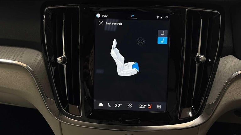 2025 Volvo V60 2.0 T8 [455] PHEV Ultra Dark 5dr AWD Auto ESTATE PETROL/ELECTRIC Automatic