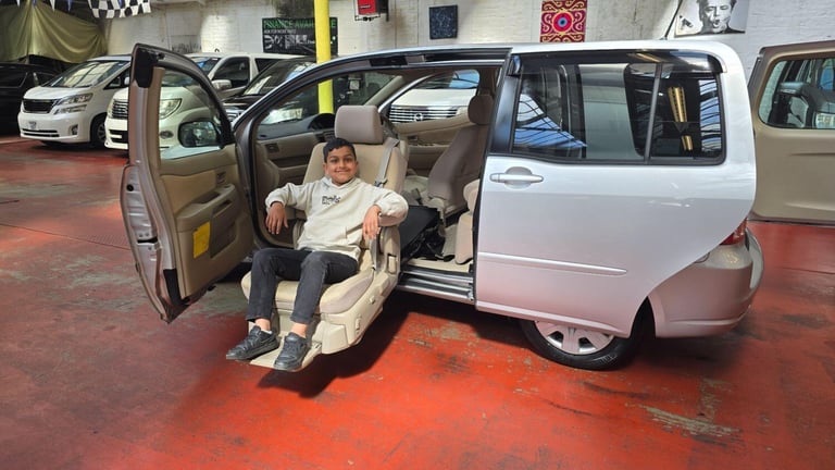 2010 Toyota Raum 1.5 Auto lift mobility chair  Petrol Automatic