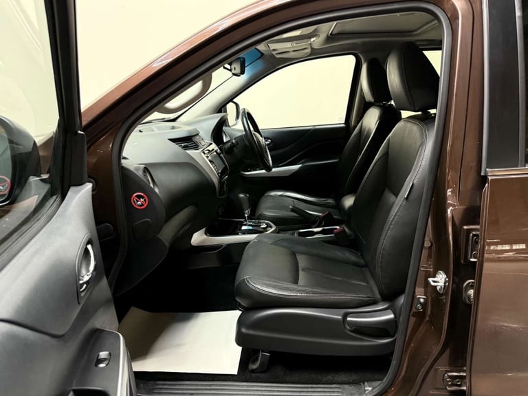 2016 Nissan Navara Double Cab Pick Up Tekna 2.3dCi 190 4WD Auto PICK UP DIESEL Automatic