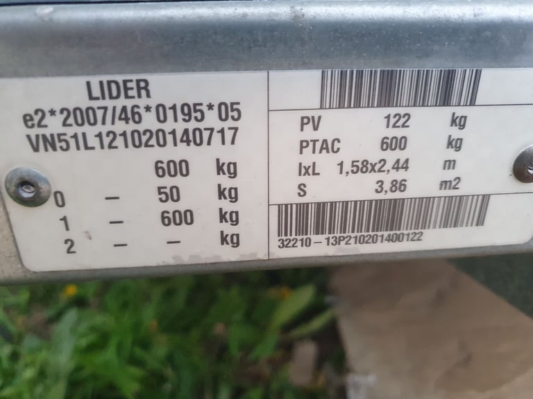 Lider Seville trailer with lockable hard top and load bars 