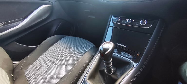 2020 Vauxhall Grandland X 1.2L SE Premium T SUV 5dr Petrol Manual Euro 6 (128 bhp) SUV Petrol Manual