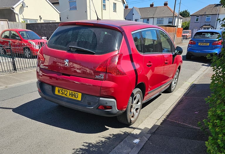 Peugeot 3008 1.6 E-HDI Active II Automatic 2012, 48000 miles, Long MOT, £35 Road Tax, 2 Keys, FSH
