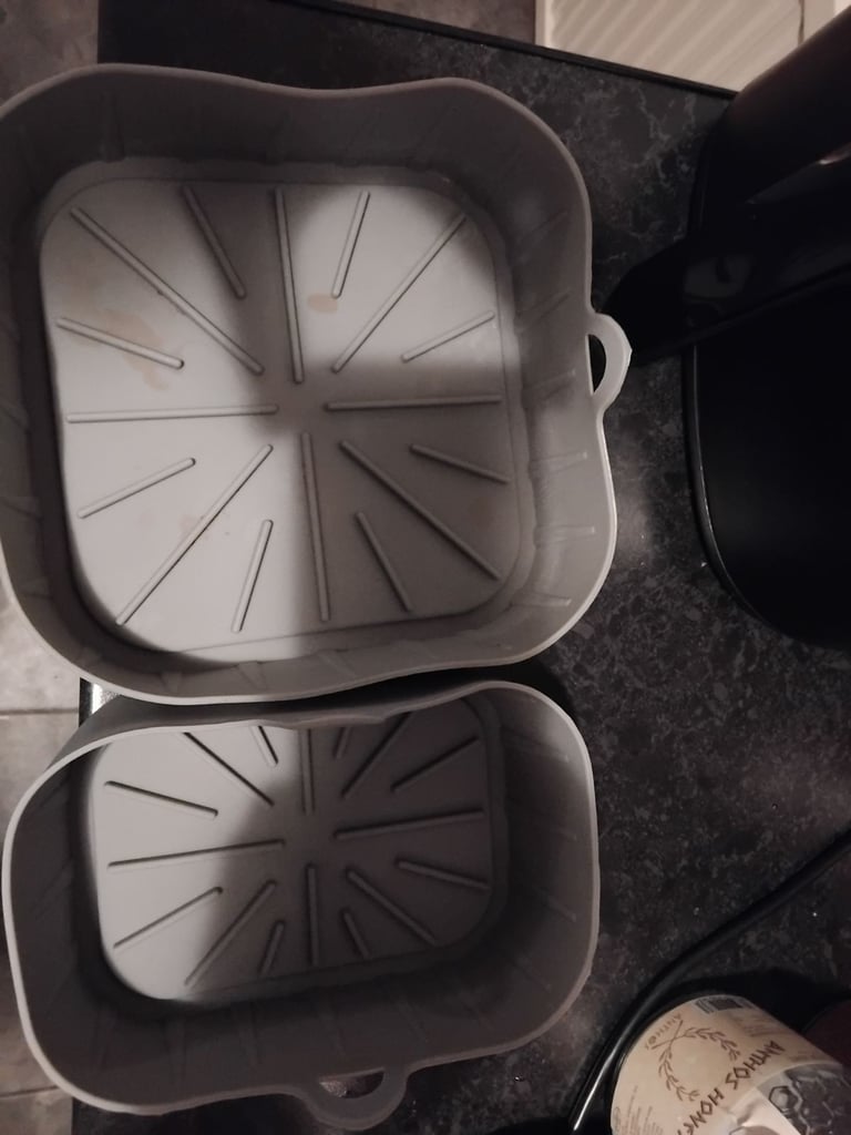 Air fryer, 5.5 L Ambiano with 2 liners, good condition 