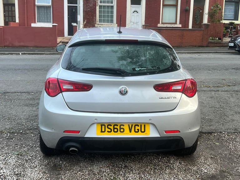 2016 Alfa Romeo Giulietta 1.6 JTDM-2 Super Euro 6 (s/s) 5dr HATCHBACK Diesel Manual
