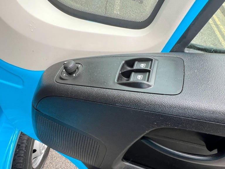 2022 Peugeot Boxer 2.2 BlueHDi 335 S Platform Cab L3 Euro 6 (s/s) 2dr Luton Diesel Manual