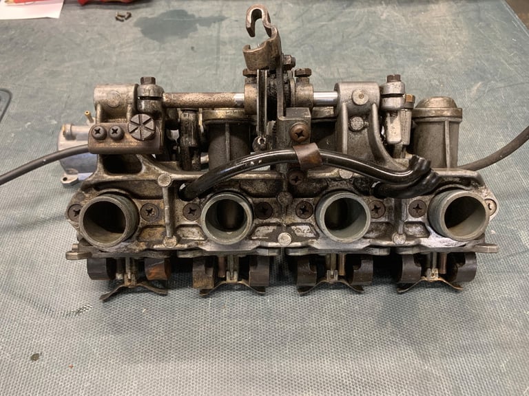 2 Sets of Keihin Carburettors 627B
