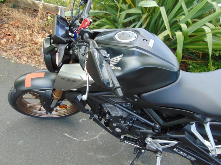 Honda CBF125NA-M CB125 2021 low miles splendid learner naked modern retro bike