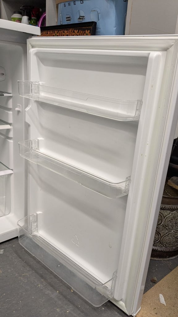 Under counter fridge in excellent working order
