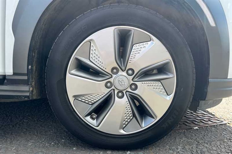2021 Hyundai KONA 39kWh SE SUV 5dr Electric Auto (10.5kW Charger) (136 ps) SUV Electric Automatic
