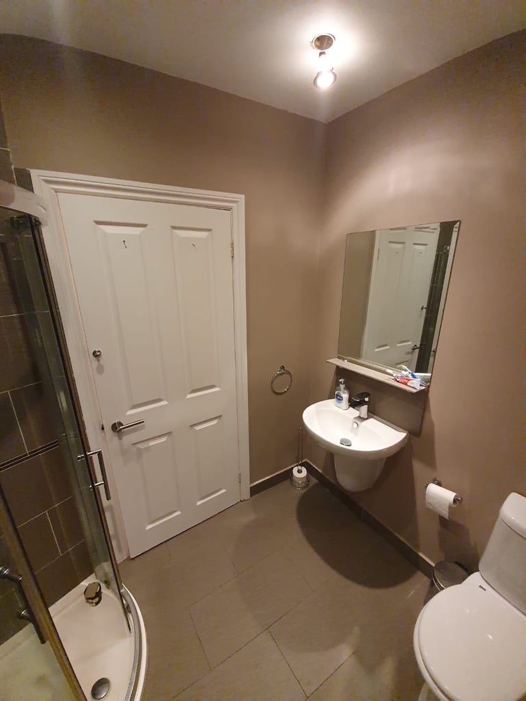 Fully Separate Studio Flat Elizabeth Line Station