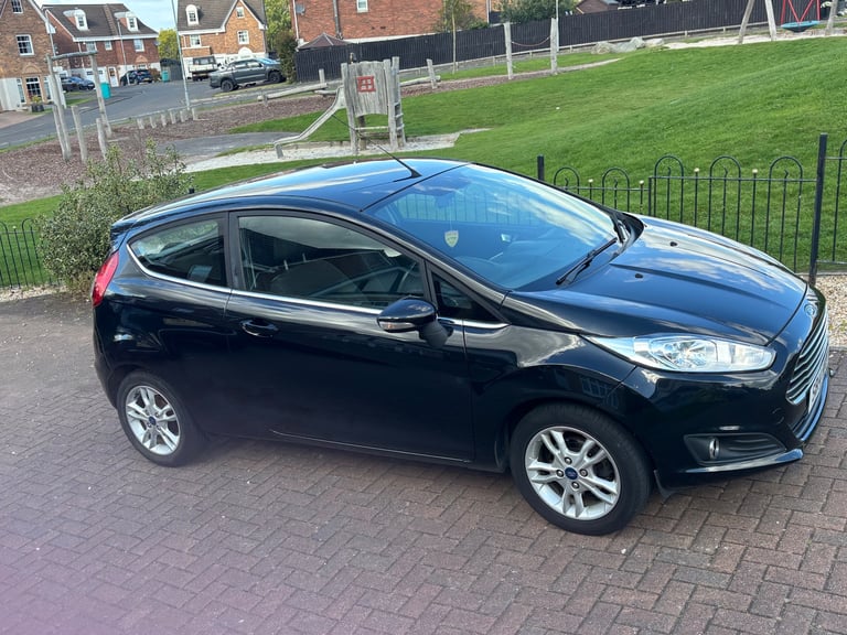 Ford, FIESTA, Hatchback, 2014, Manual, 1241 (cc), 3 doors