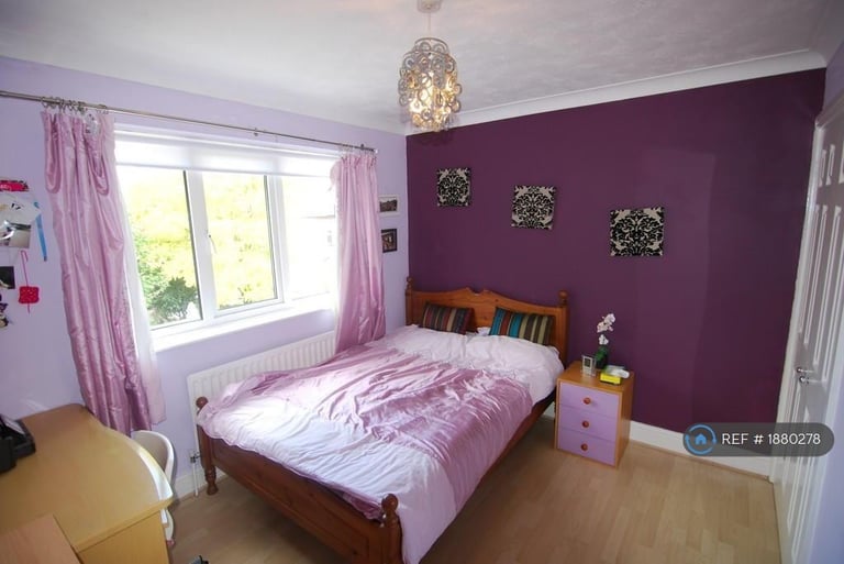 3 bedroom house in Douglas Road, Tonbridge, TN9 (3 bed) (#1880278)