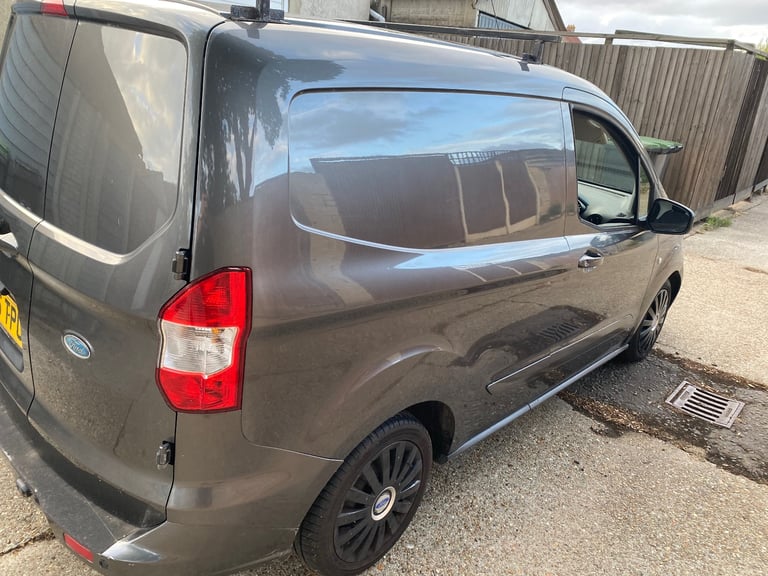 Ford, TRANSIT COURIER, Panel Van, 2016, Manual, 1562 (cc)
