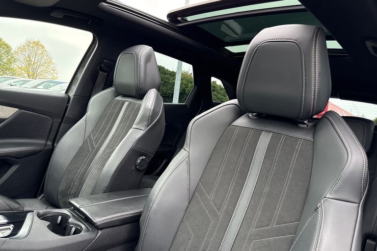 2022 Peugeot 3008 1.6 13.2kWh GT Premium e-EAT Euro 6 (s/s) 5dr SUV PETROL/ELECTRIC Automatic