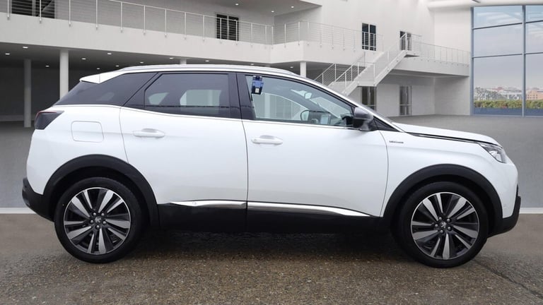 2018 Peugeot 3008 1.5 BlueHDi GT Line Premium 5dr ++ PANROOF / NAV / CAMERA / ULEZ / DAB ++ HATCH...