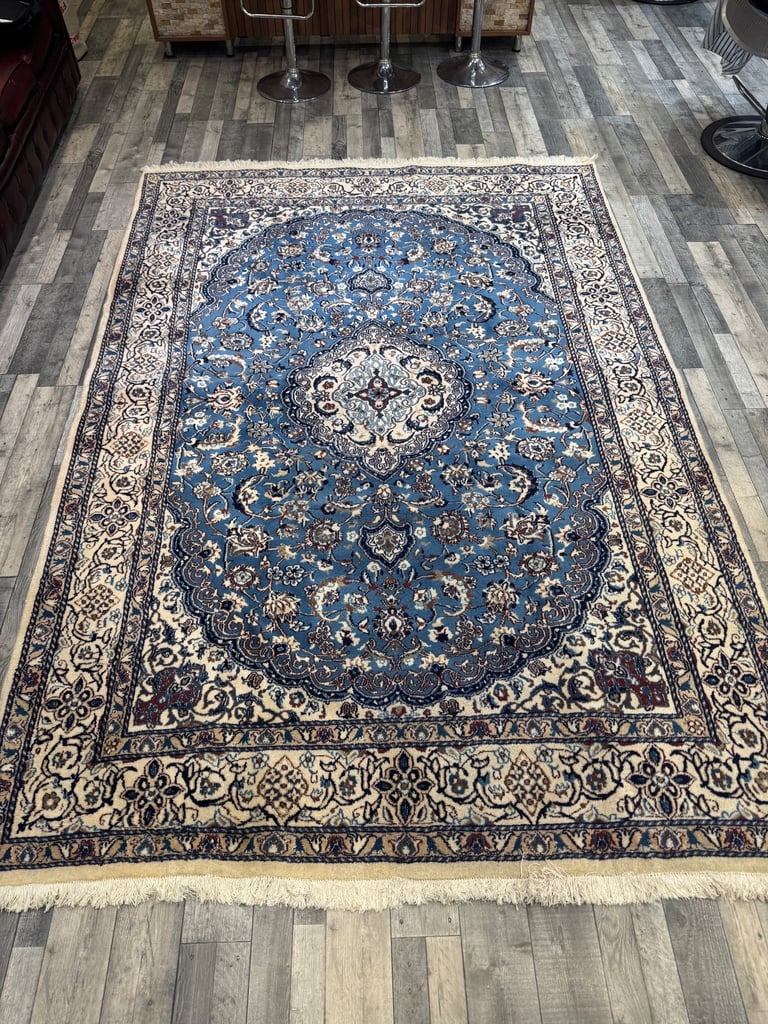 Luxurious handmade Persian Naine rug 300 x 200 cm wool &sill