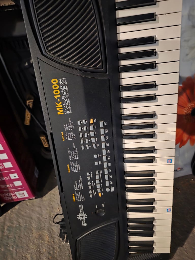 Electronic keyboard - Gear 4 Music