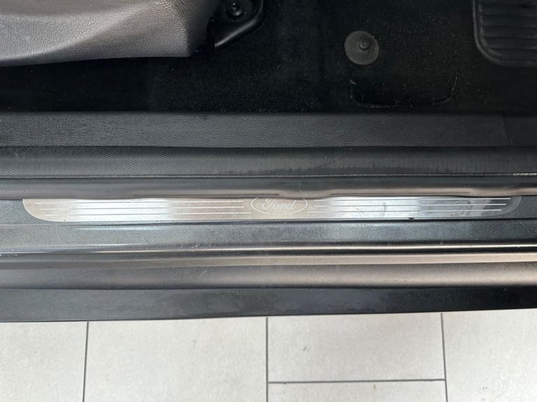 2015 Ford Focus 1.0 EcoBoost 125 Titanium 5dr HATCHBACK PETROL Manual