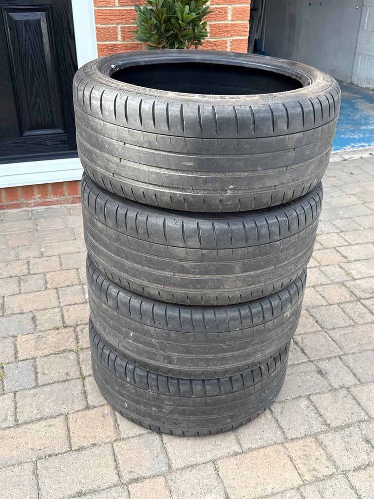 image for Michelin Pilot Sport 4S - Part Worn - 225/40 ZR 18